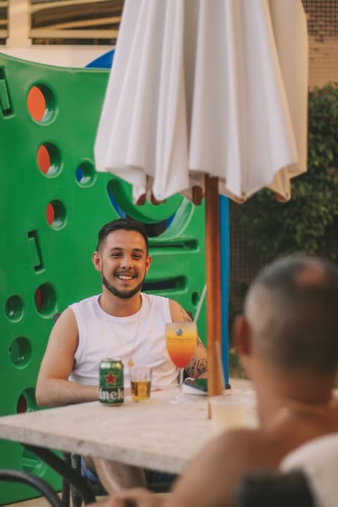 Safira Praia Hotel, Poolside bar