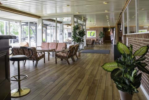 Hotel Lynggaarden, Reception