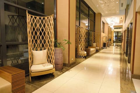 Best Western Plus The Ivywall Hotel - Palawan, Lobby