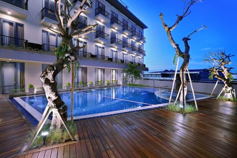 Aston Inn Mataram, Pool