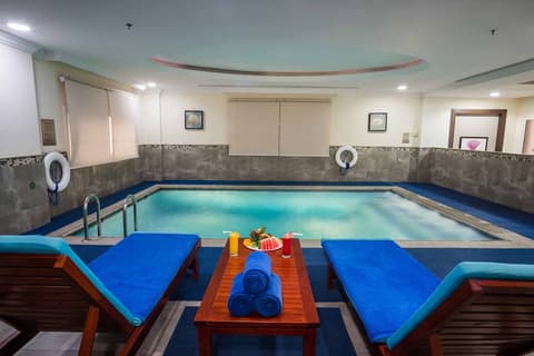 Gloria Inn Hotel, Indoor pool