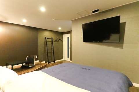 Louis Hotel, Room
