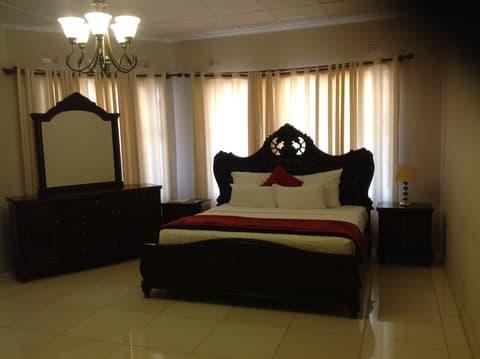 Cypress Executive lodge, Room