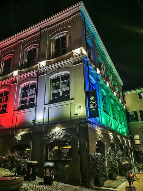 Roma Luxus Hotel, Front of property