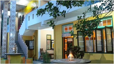 Villa Ceylon, Exterior