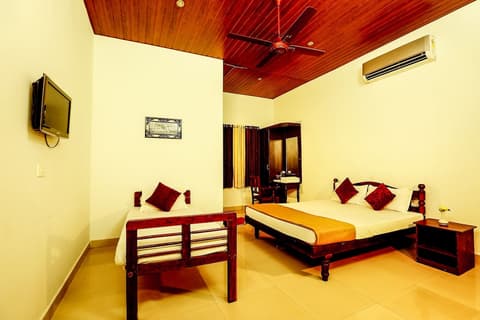 Baywatch Beach Resort, Room