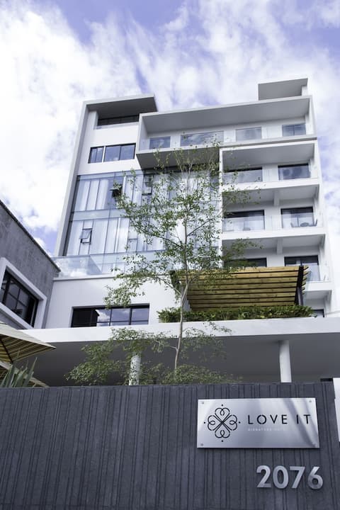 Hotel Love It CAS Consulate, Front of property