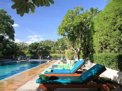 River Kwai Hotel, Pool