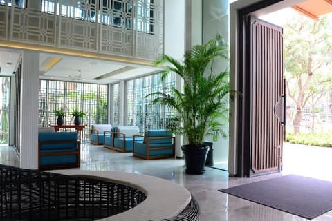 Fusion Suites Phuket Patong, Lobby sitting area