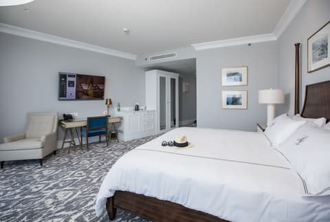 Royal Blue Hotel, Room