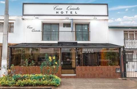 Casa Quinta Embajada, Exterior