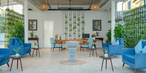 Elysium Suite, Lobby