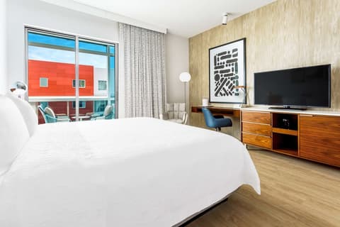 Hampton Inn & Suites Santa Monica, Room