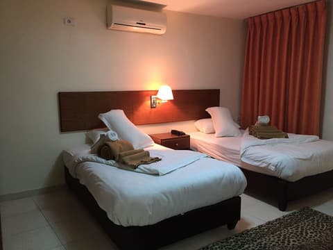 Zaina Plaza Hotel, Room