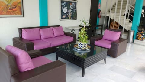 Pa'Xa Mama Hotel Boutique Cancun, Lobby sitting area