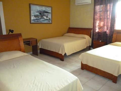 Panama Canal Inn, Room