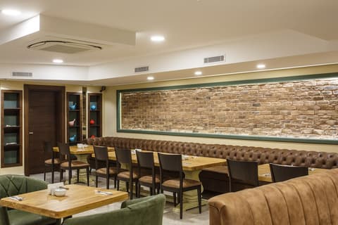 Hotel Antroyal, Restaurant