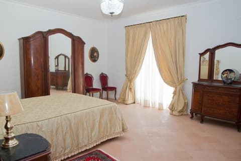 Villa Strampelli, Room