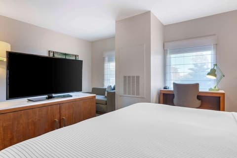 Cambria Hotel LAX, Room