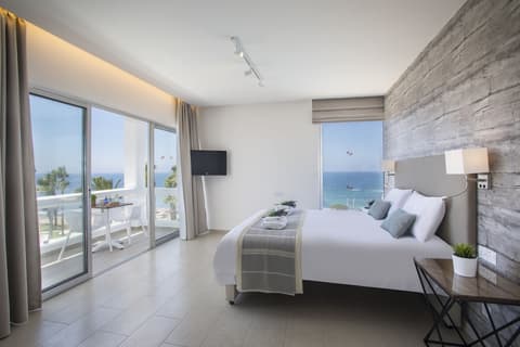 Leonardo Plaza Cypria Maris Beach Hotel & Spa, Room