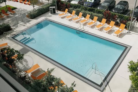 Aloft Miami Airport, Pool