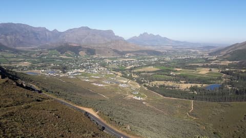 Maison d'Ail, Property grounds