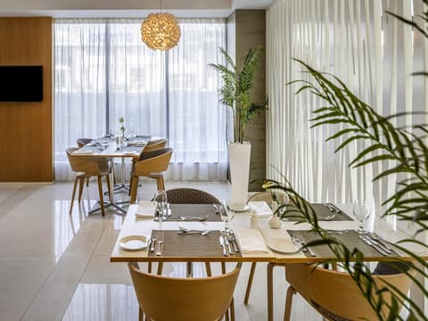 Novotel Jeddah Tahlia, Restaurant