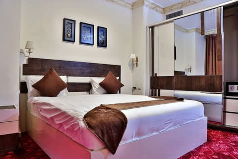 Balcony Hotel & Suites, 