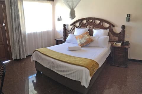 Woodlands Lodge & Tours, Room