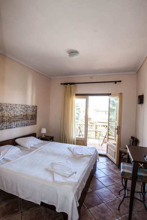 Ammon Garden Hotel, Room