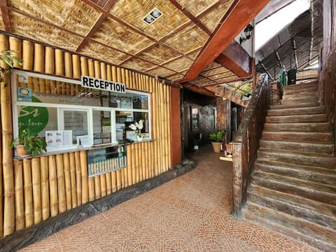 MB's Garden Inn, Reception