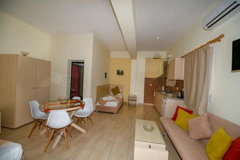 Asterolithos, Living room