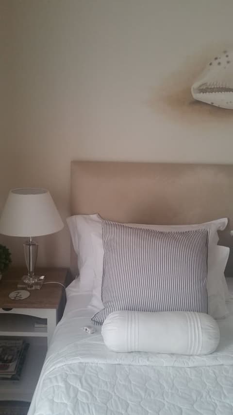 Sandals Guest House, Room