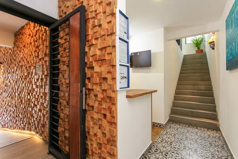 Studio 30 Condhotel by Nah Hotels, Interior entrance