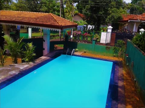 Emel Boutique Hotel, Outdoor pool