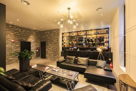 Trang BLUE, Lobby sitting area