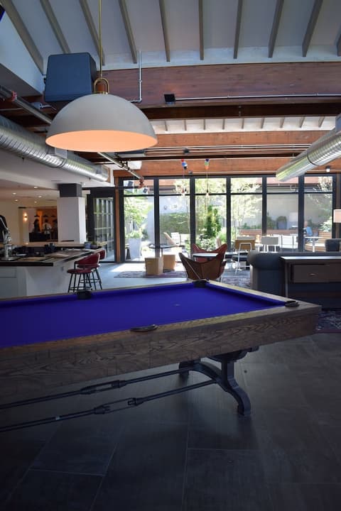 Freepoint Hotel Cambridge, Tapestry Collection by Hilton, Billiards