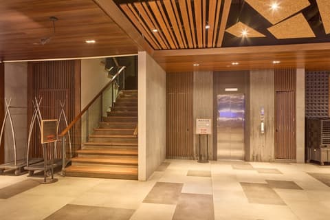 Two Seasons Coron Bayside Hotel, Lobby