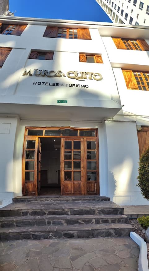 Hotel Muros Quito, Front of property