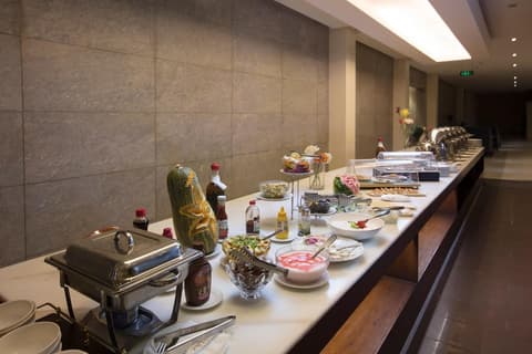 Grand Lily Hotel Suites, Restaurant