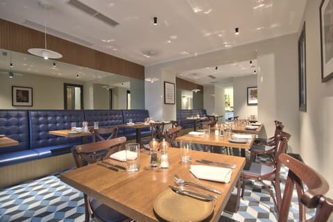 La Falconeria Hotel, Restaurant