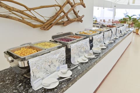 Safari Island Resort, Breakfast area