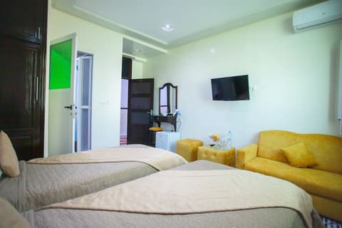 MAMORA BAY, Room