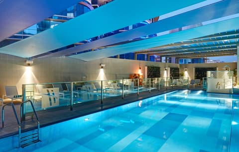 Holiday Inn Doha - The Business Park by IHG, Pool