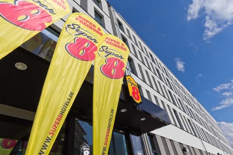 Super 8 by Wyndham Freiburg, Front of property