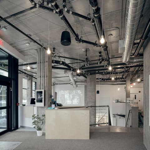 Boxotel Montreal, Lobby