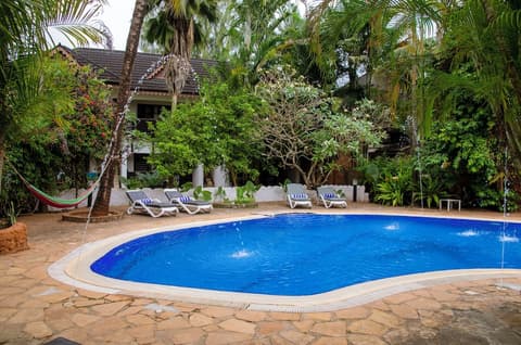 Langi Langi Beach Bungalows, Pool