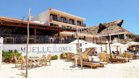 Hacienda Morelos Beach Front Hotel, Restaurant