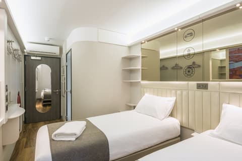 Point A Hotel Glasgow, Room