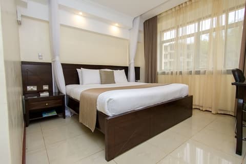 Pinecone Hotel, Room